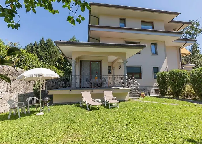 La Petite Dame - Maggiore - 100 M From The ורבאניה